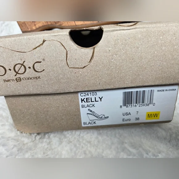 b.o.c. Women's Black Wedge Sandals - Picture 3 of 8